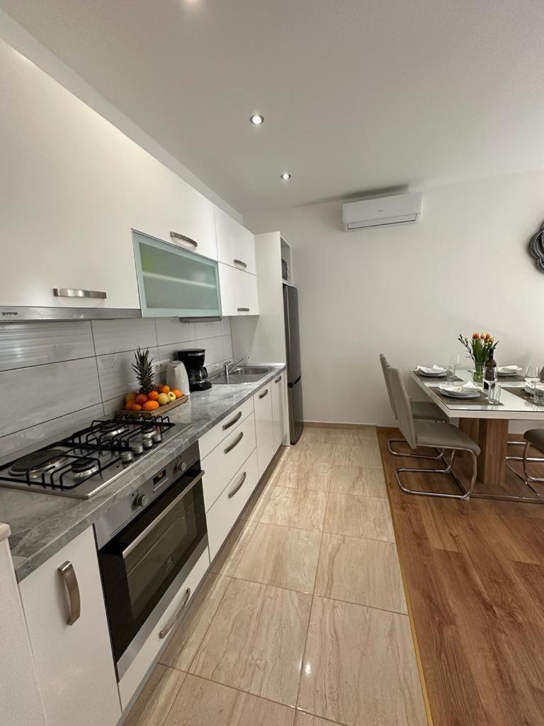 Apartmani Vice Brela Exteriör bild